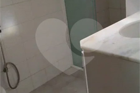Charme e Praticidade na Vila Mariana: Sobrado com 2 Suítes e Excelente Localização!