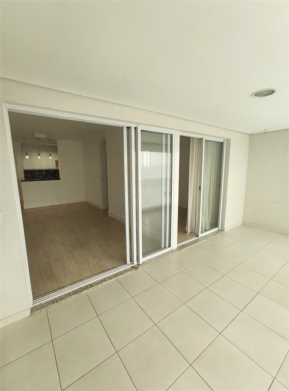 Apartamento à venda ou para alugar com 3 quartos, sendo 1 suíte, em Parque Reboucas, São Paulo, SP