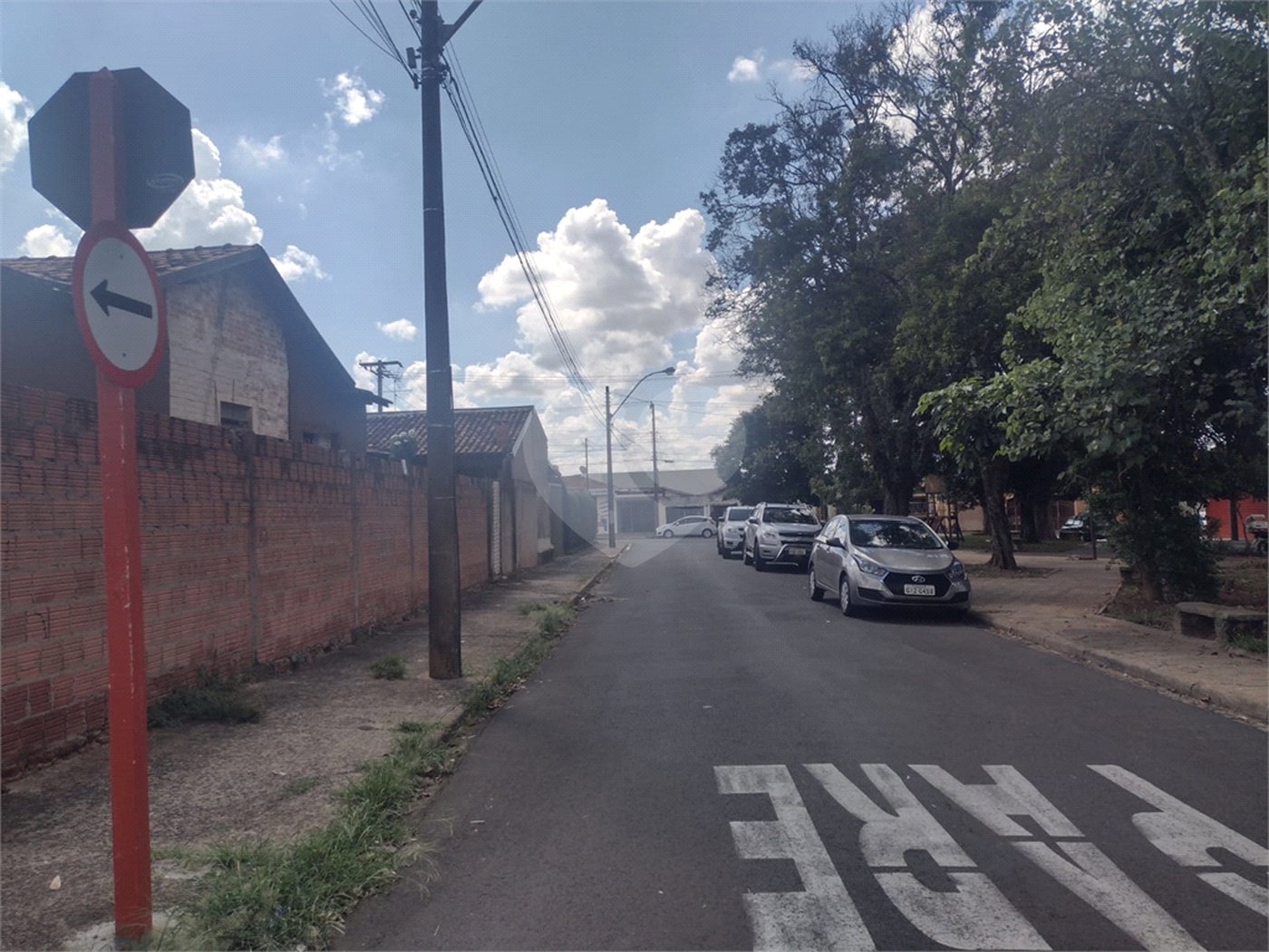 Vende-se terreno com 2 casas no Vila Boa Vista I