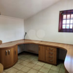 Casa Antiga, Charmosa e Muito Bem Localizada no Condomínio Faber Castell I á venda