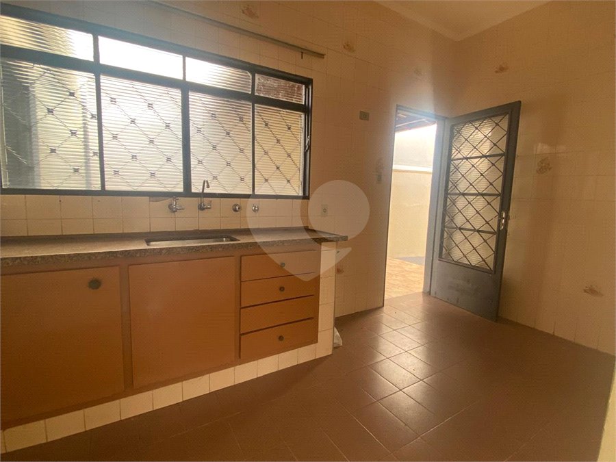Casa à venda com 3 quartos, sendo 1 suíte, no Centro, Araraquara, SP