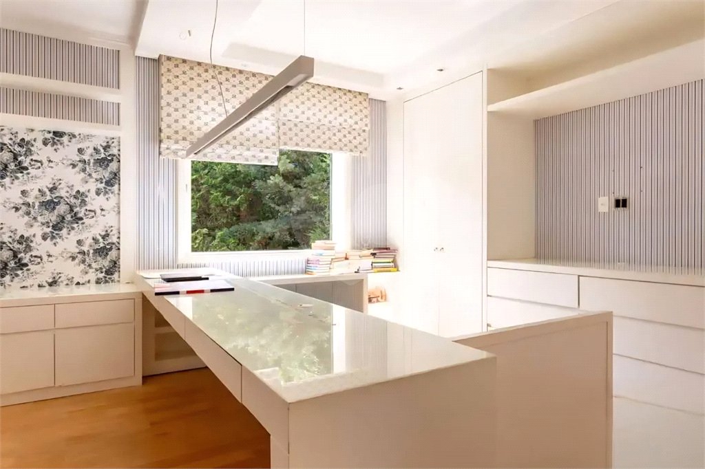 Casa à venda com 4 suítes em Jardim Leonor, São Paulo, SP