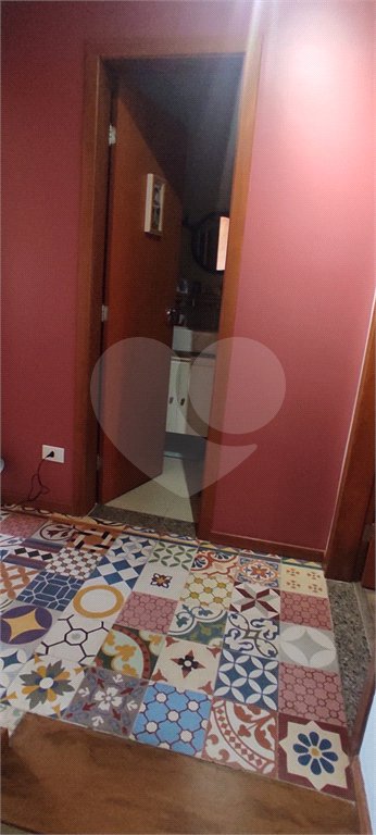 Casa à venda com 3 quartos, sendo 1 suíte,  no condomínio Residencial Vila Irmãos Arnoni, São Paulo - SP