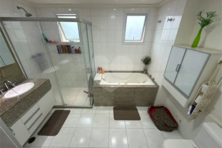 Apartamento à venda com 3 suítes em Jardim Marajoara, São Paulo, SP