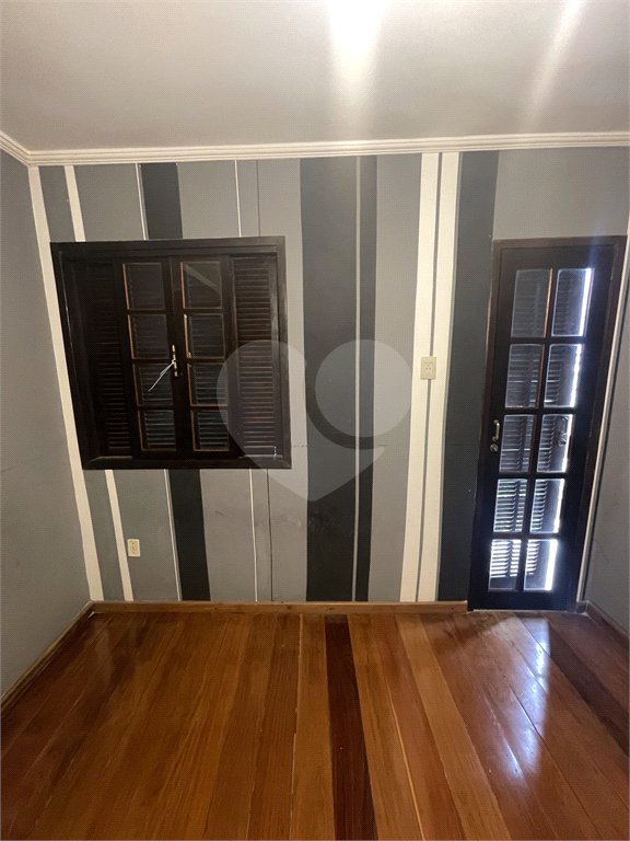 Casa à venda com 5 quartos, sendo 3 suítes, no condomínio Recanto das Palmeiras, Rio de Janeiro - RJ