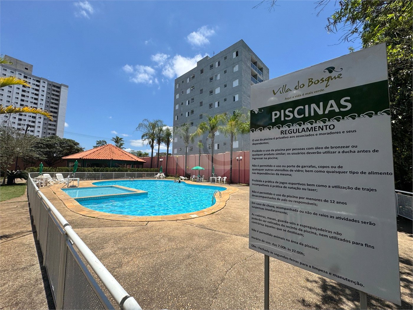 Casa à venda ou para alugar com 2 suítes no condomínio Villa do Bosque, Sorocaba - SP