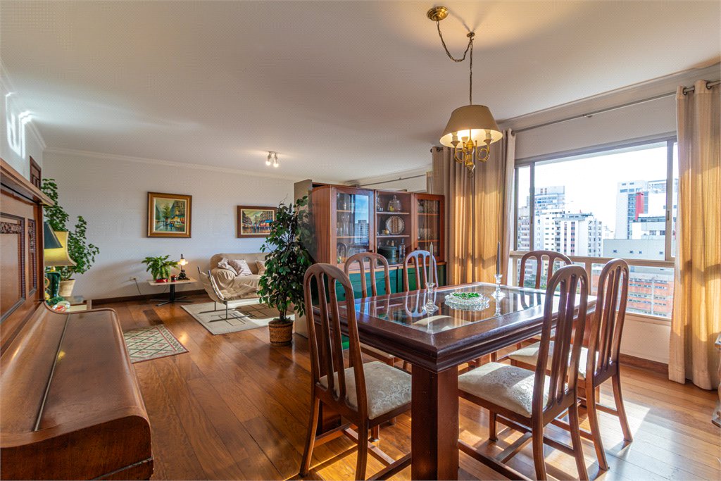 Apartamento à venda com 4 quartos, sendo 1 suíte,  em Brooklin, São Paulo, SP
