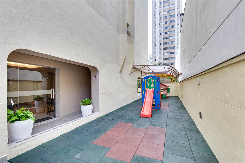 Apartamento à venda com 3 quartos, sendo 2 suítes, em Moema, São Paulo, SP