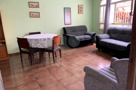 Casa à venda com 3 quartos, sendo 1 suíte,  em Bosque da Saúde, São Paulo, SP