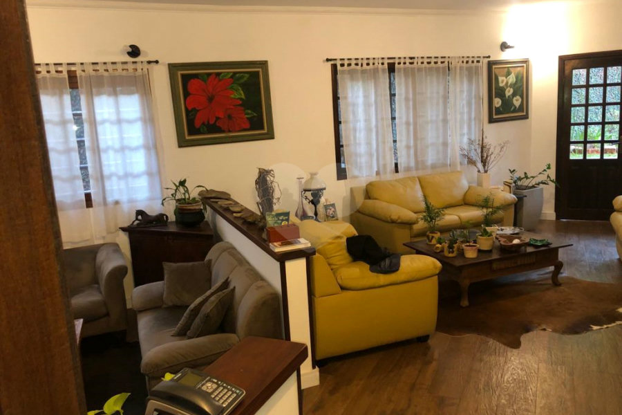Casa à venda com 3 suítes no condomínio Sausalito, Mairiporã - SP
