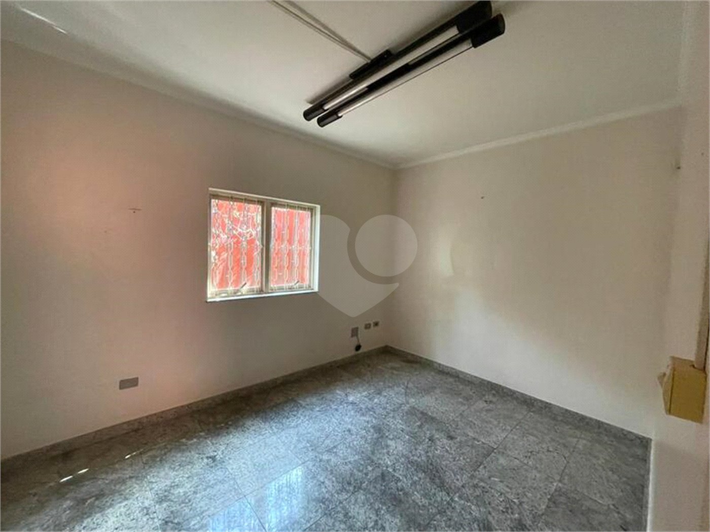 Sobrado à venda com 4 quartos, sendo 1 suíte, em Vila Congonhas, São Paulo, SP