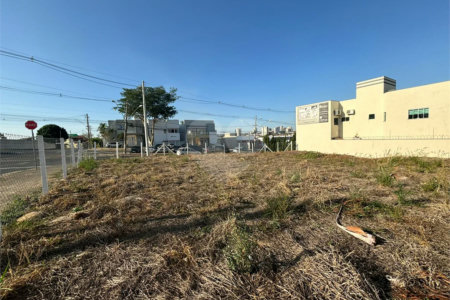 Terreno à venda em Jardim Esplanada - SP