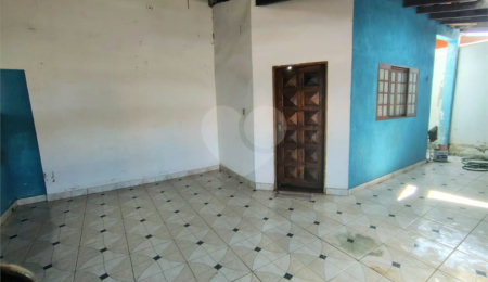 Casa à venda com 3 quartos em Jardim Vieira de Moraes, Itapetininga, SP