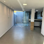 Casa à venda com 3 quartos, sendo 1 suíte, no condomínio Marselha IV, São Roque - SP