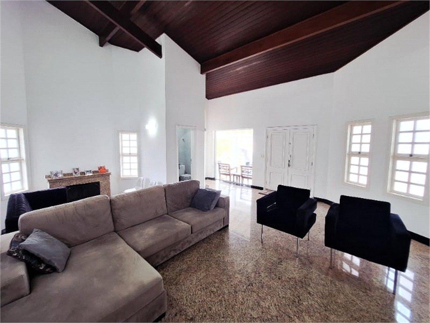 Casa à venda com 3 suítes no condomínio Vinhas da Vista Alegre Sede, Vinhedo - SP
