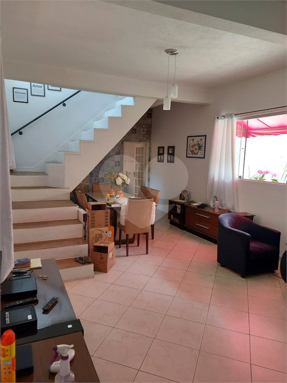Casa à venda com 4 quartos, sendo 1 suíte, em Vila Pirajussara, São Paulo, SP