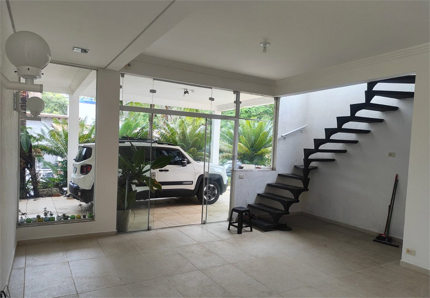 Casa à venda com 3 quartos, sendo 1 suíte, no condomínio Clube Florada Suzano, Suzano - SP
