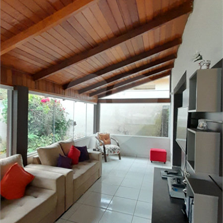Casa à venda com 3 quartos, sendo 1 suíte,  em Retiro das Fontes, Atibaia, SP