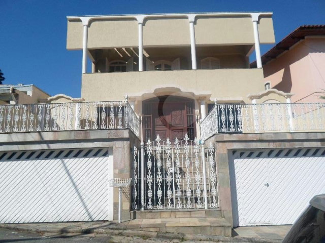 Sobrado à venda com 3 suítes em Santana, São Paulo, SP