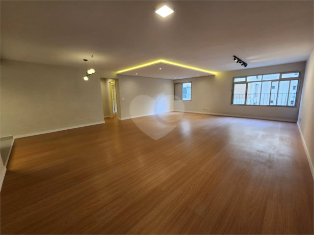 Apartamento à venda com 4 quartos, sendo 1 suíte,  em Pinheiros, São Paulo, SP