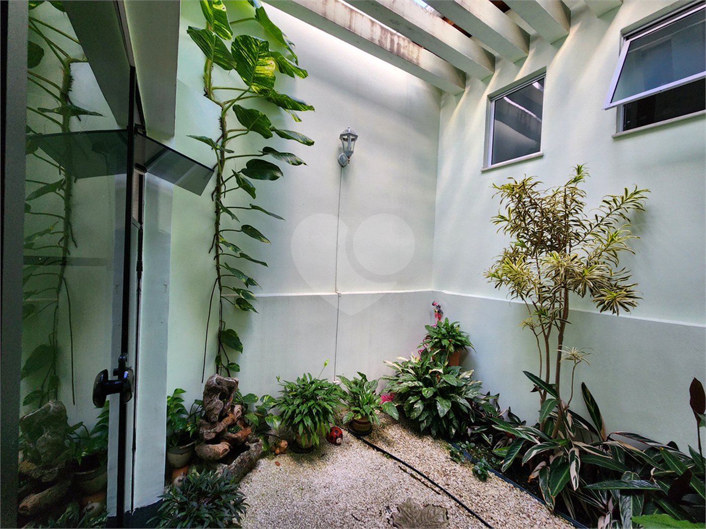 Casa à venda com 4 quartos, sendo 3 suítes,  em Vila Rosália, Guarulhos, SP