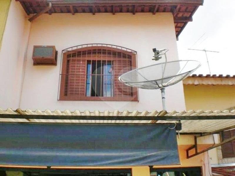 Sobrado à venda com 3 quartos em Jardim Peri, São Paulo, SP