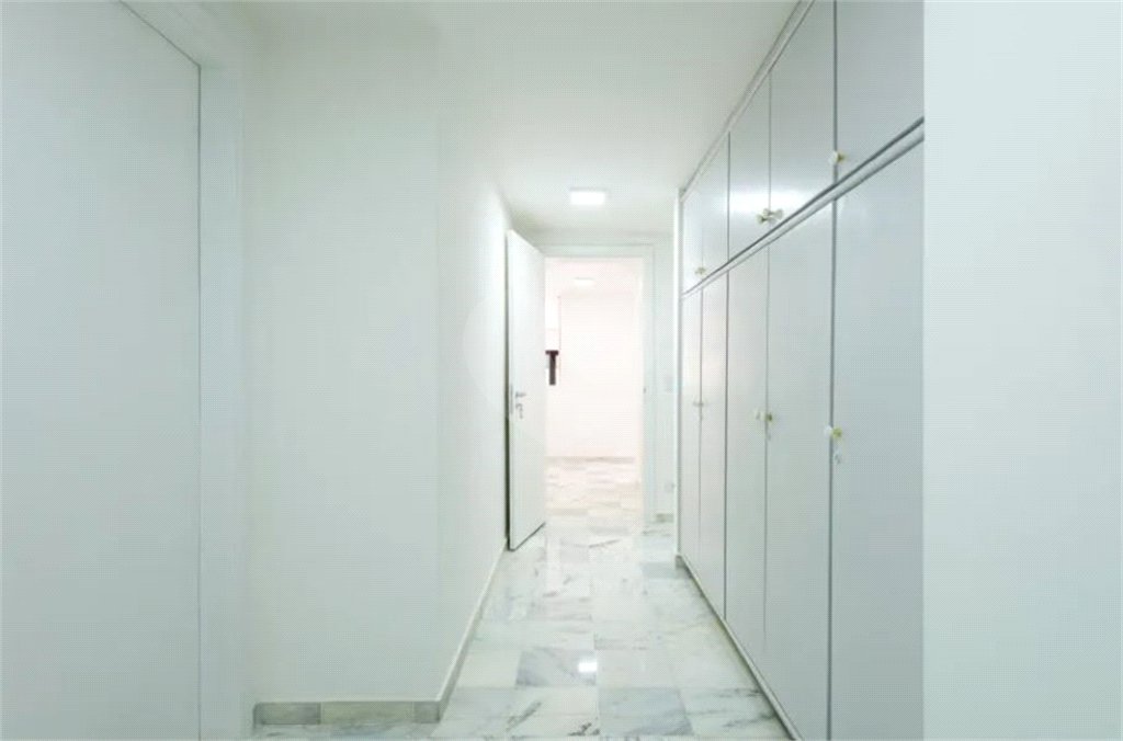 Apartamento à venda com 3 suítes em Real Parque, São Paulo, SP