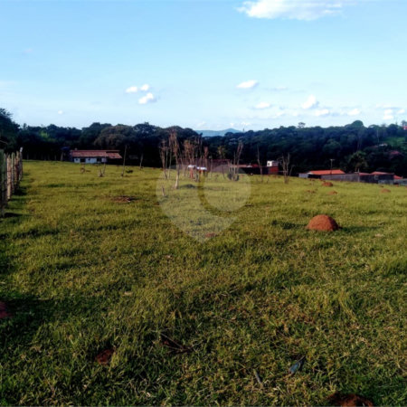 Sítio à venda com 1 quarto em Recanto Amapola, Bragança Paulista, SP