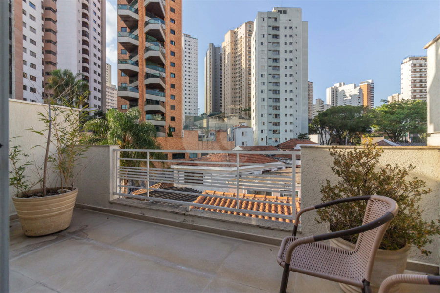 Sobrado à venda com 4 suítes em Santana, São Paulo, SP