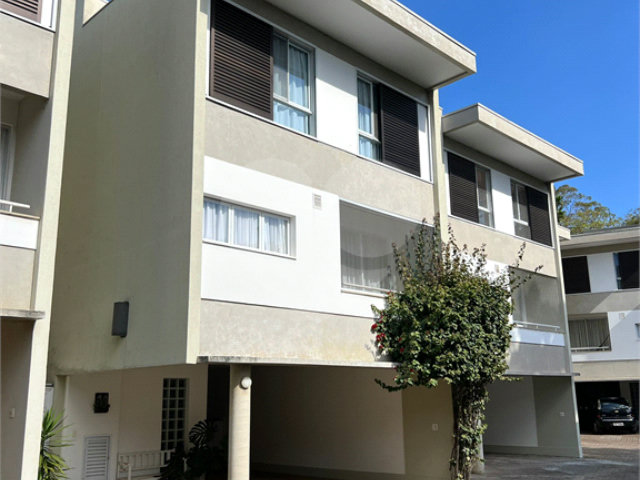 Casa à venda com 4 quartos, sendo 3 suítes,  no condomínio Domus, São Paulo - SP