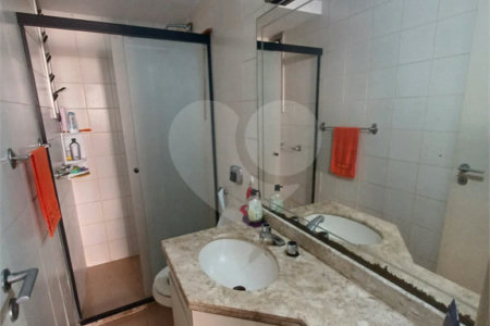 Apartamento à venda com 3 quartos, sendo 1 suíte, em Jardim das Acácias, São Paulo, SP
