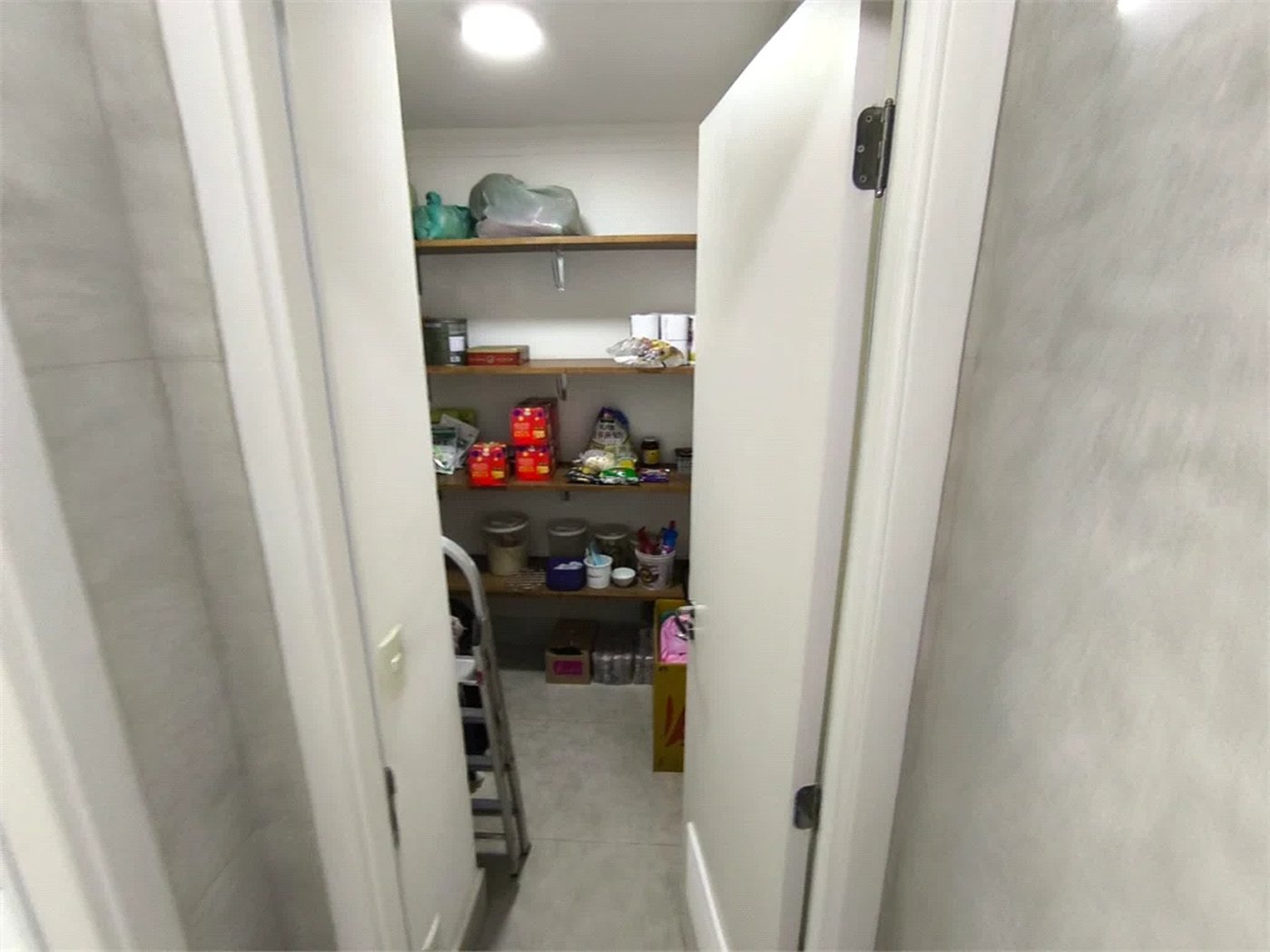 Apartamento à venda com 3 quartos, sendo 1 suíte, em Jardim Vazani, São Paulo, SP
