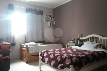 Casa à venda com 3 quartos em Vila Flávio, Mogi das Cruzes, SP