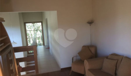 Sobrado à venda com 4 quartos, sendo 2 suítes, em Serra da Cantareira, Mairiporã, SP