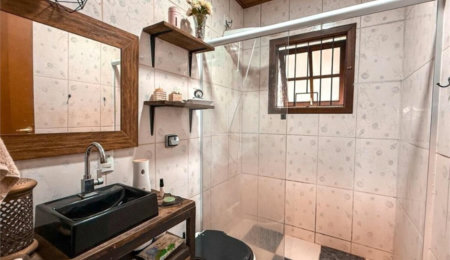 Casa à venda com 3 quartos, sendo 1 suíte,  em Chácara São João, Carapicuíba, SP