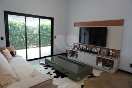 Casa à venda com 4 quartos, sendo 2 suítes, no condomínio Primavera, Salto - SP
