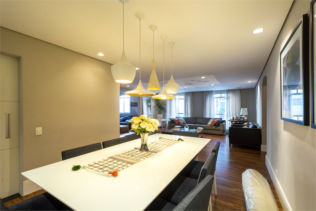 Apartamento à venda com 3 quartos, sendo 1 suíte,  em Jardim Marajoara, São Paulo, SP