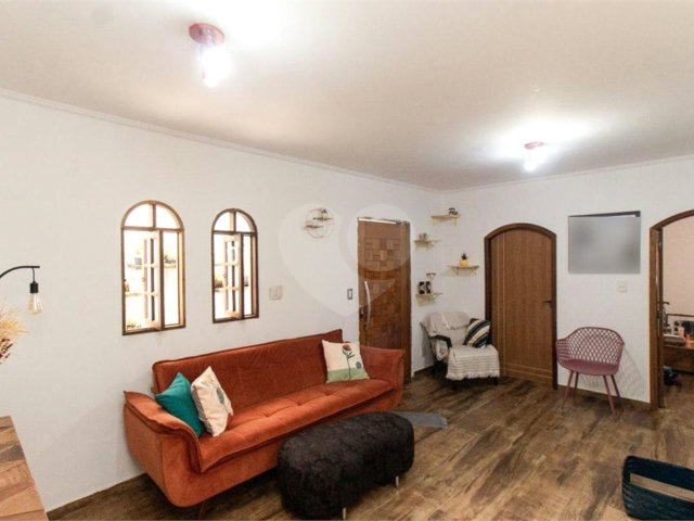 Sobrado à venda com 3 quartos, sendo 1 suíte,  em Vila Medeiros, São Paulo, SP