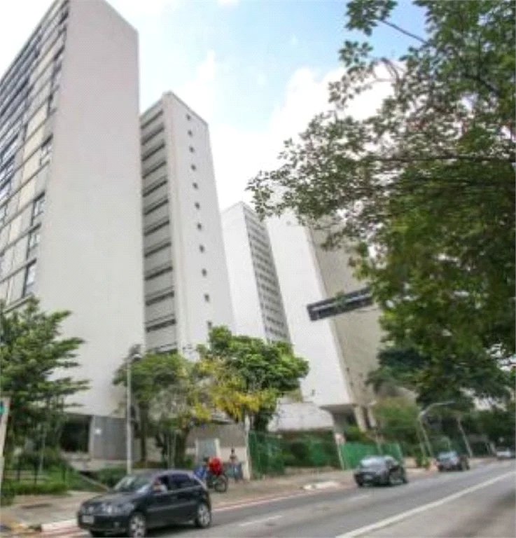 Apartamento à venda com 3 quartos, sendo 1 suíte, em Pinheiros, São Paulo, SP