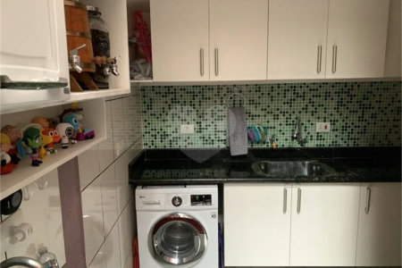 Casa à venda com 3 quartos, sendo 1 suíte, no condomínio Residencial Gabriela, São Paulo - SP