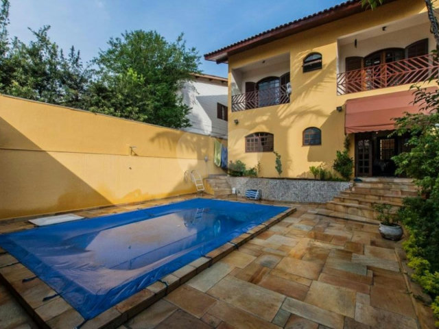 Sobrado à venda com 3 quartos, sendo 2 suítes,  em Alto da Boa Vista, São Paulo, SP