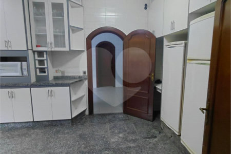 Casa à venda com 4 suítes no condomínio Ville Bourghese, São Paulo - SP