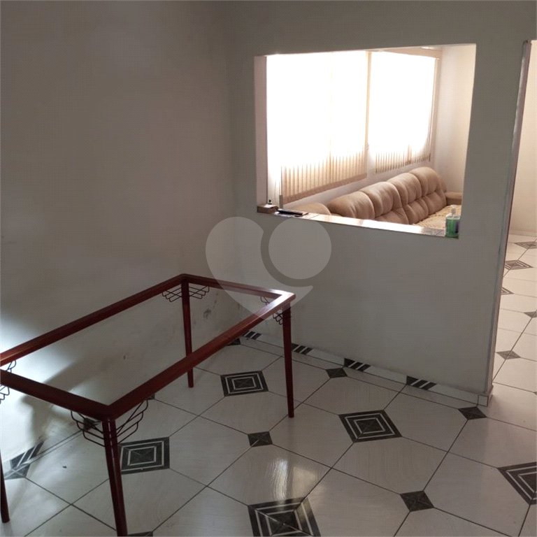 Casa de Vila à venda com 3 quartos em Jardim Santa Cruz, Salto, SP
