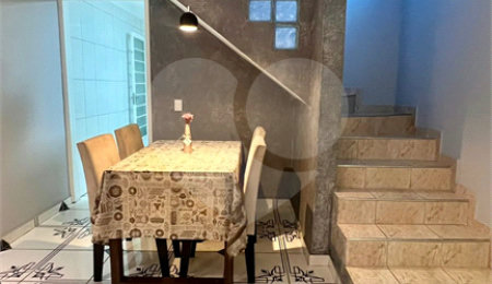Casa à venda com 2 quartos no condomínio Rubi, Jacareí - SP