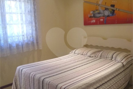 Casa à venda com 4 quartos, sendo 2 suítes, no condomínio Osato, Atibaia - SP