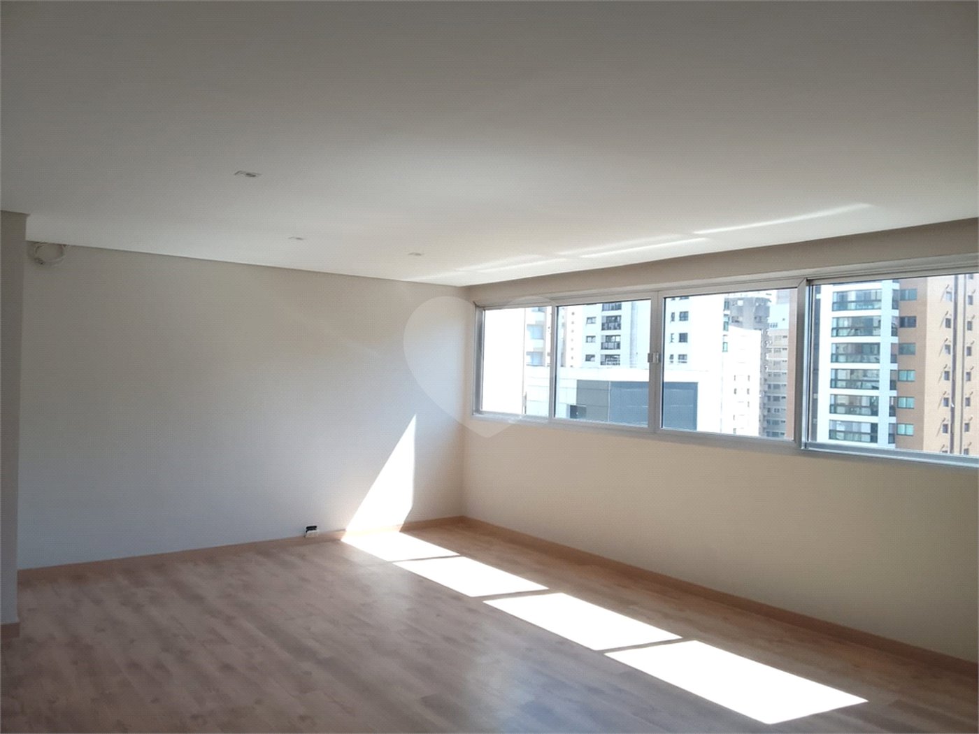 Apartamento à venda com 3 quartos, sendo 1 suíte, em Jardim Paulista, São Paulo, SP