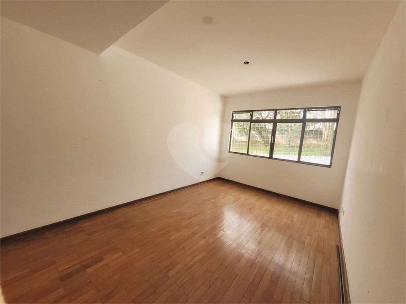 Casa à venda com 3 quartos, sendo 1 suíte, em Parque Maria Domitila, São Paulo, SP