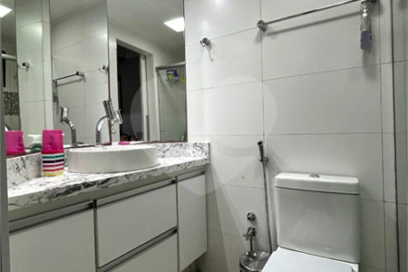 Apartamento à venda com 3 quartos, sendo 1 suíte, em Jardim Luanda, São Paulo, SP