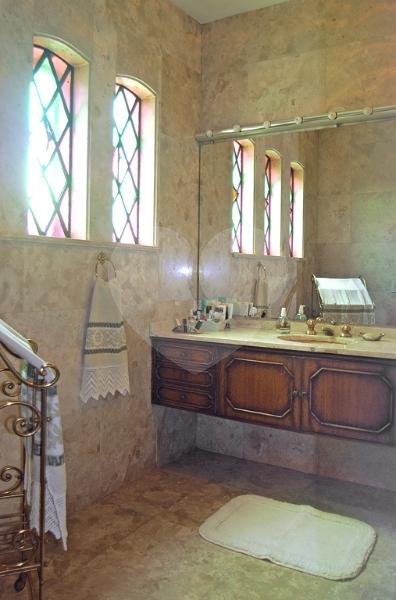 Casa à venda com 5 quartos, sendo 4 suítes, em Alto da Boa Vista, São Paulo, SP