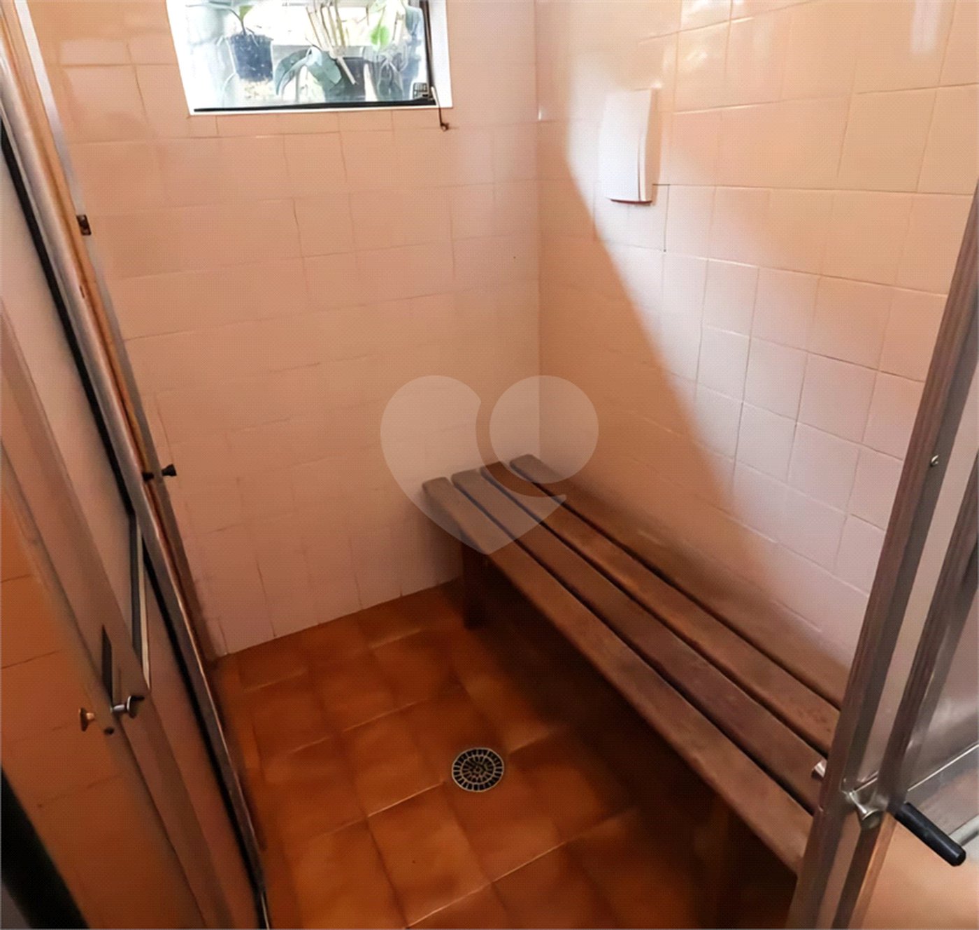Sobrado à venda com 3 quartos, sendo 1 suíte,  em Vila Universitária, São Paulo, SP